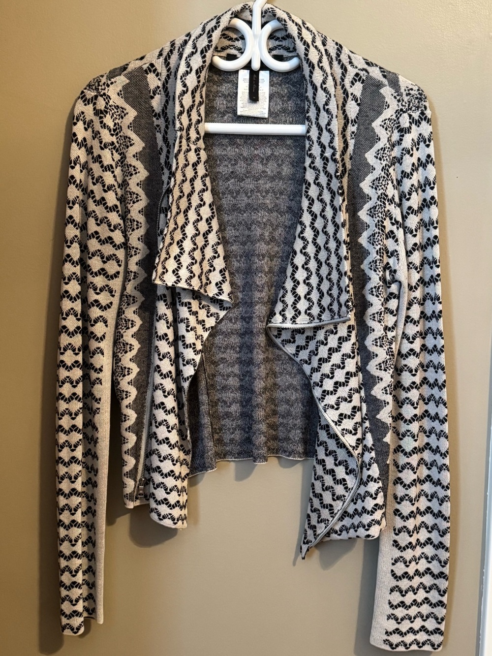 BCBGMaxAzria Silk/Cotton Moto Style/Geo Knit Zip Cream & Gray/Black Cardigan - M